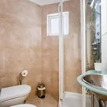 Lägenhet Cosy 2bdr Flat In Downtown By Lovelystay *