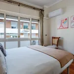 Cosy 2bdr Flat In Downtown By Lovelystay