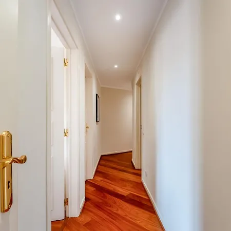 Cosy 2bdr Flat In Downtown By Lovelystay *